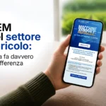 DEM nel settore agricolo: cosa fa davvero la differenza. Persona che tiene con una mano lo smartphone dove si vede l'anteprima di una DEM, direct email marketing.